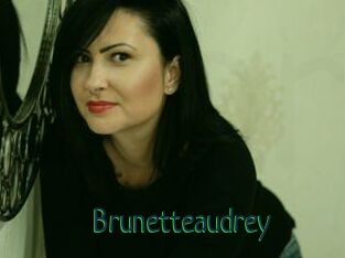 Brunetteaudrey