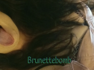 Brunettebomb