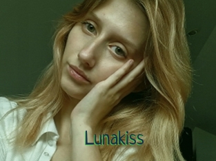 Lunakiss