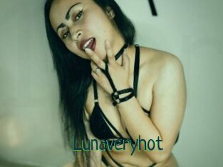 Lunaveryhot